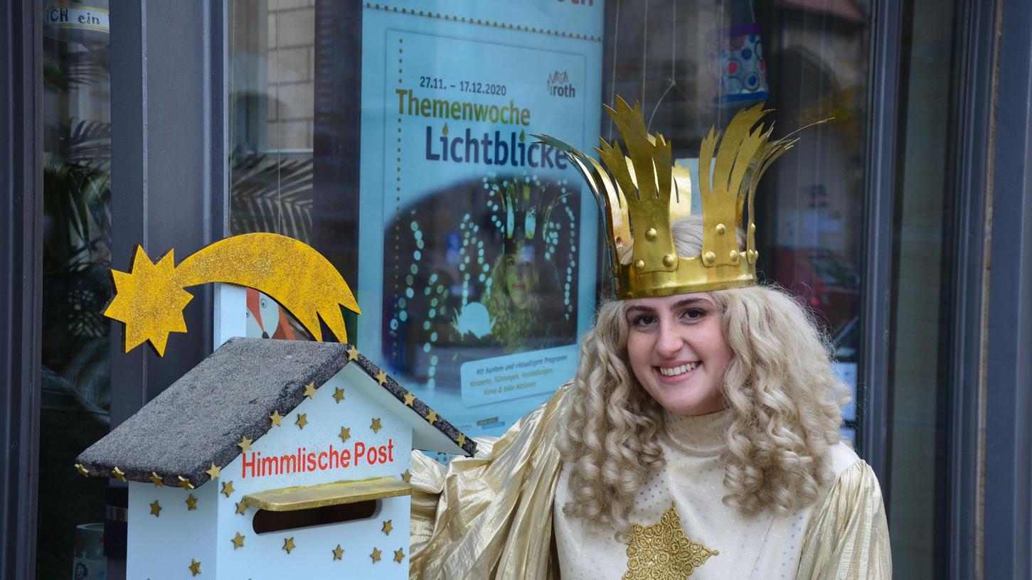 Auch wenn der Christkindlesmarkt in Roth abgesagt ist, kümmert sich sein Namensgeber, das Christkind, bis Weihnachten um die „Himmlische Post“.
Auch wenn der Christkindlesmarkt in Roth abgesagt ist, kümmert sich sein Namensgeber, das Christkind, bis Weihnachten um die „Himmlische Post“.