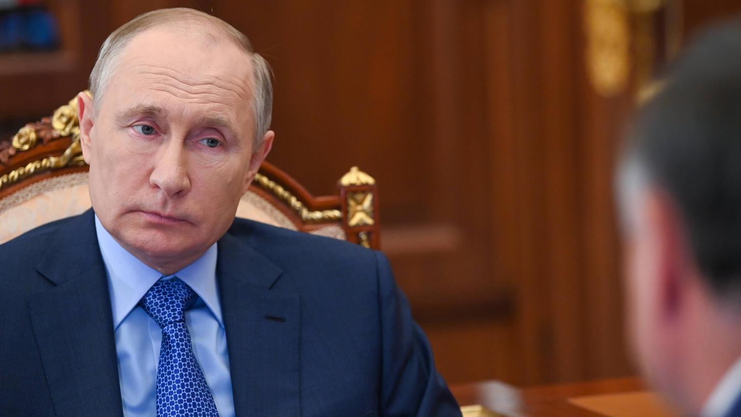 Russische Medien feiern Wladimir Putin angesichts der "Panik auf dem Gasmarkt" schon als möglichen Retter vor einem drohenden Kälteschock der Europäer. 