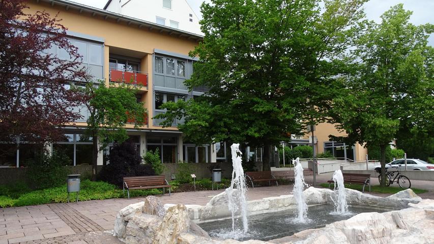 Das Burkhard-von-Seckendorf-Heim wurde in der jüngsten Vergangenheit aufwändig saniert. Das schlägt sich allerdings nicht in den Belegungszahlen nieder.
Das Burkhard-von-Seckendorf-Heim wurde in der jüngsten Vergangenheit aufwändig saniert. Das schlägt sich allerdings nicht in den Belegungszahlen nieder.