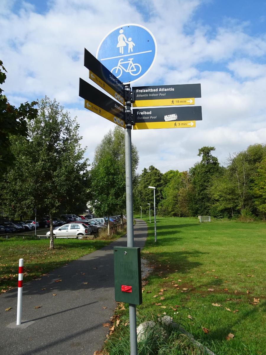 Auch reine Tütenspender gibt es im Stadtgebiet von Herzogenaurach viele. Der Beutel kann dann im nächsten Mülleimer entsorgt werden.
Auch reine Tütenspender gibt es im Stadtgebiet von Herzogenaurach viele. Der Beutel kann dann im nächsten Mülleimer entsorgt werden.