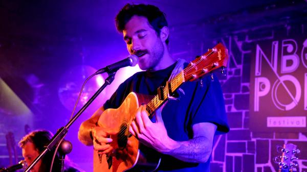 Endlich ist es wieder erlaubt - Musik in Discos und Clubs: Süddeutschlands größtes Club- und Showcase-Festival sorgte am Wochenende zumindest für mächtig Trubel in der Nürnberger Altstadt. Zu den Spielstätten zählten unter anderem der Club Stereo, das Korn's und die Katharinenruine. Über 40 Künstlerinnen und Künstler traten auf, unter anderem die Brüder "Amistat" (im Bild).