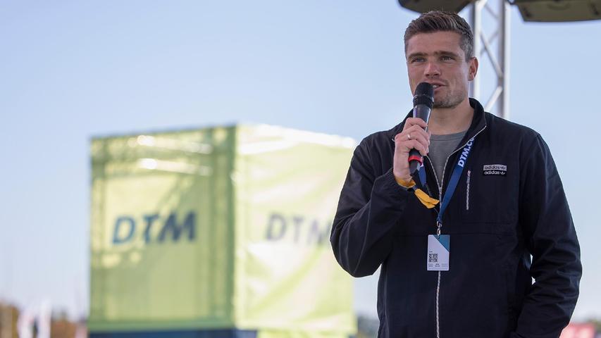 Emotionale Siegerehrung am Norisring: Markus Söder übergibt DTM-Pokal
