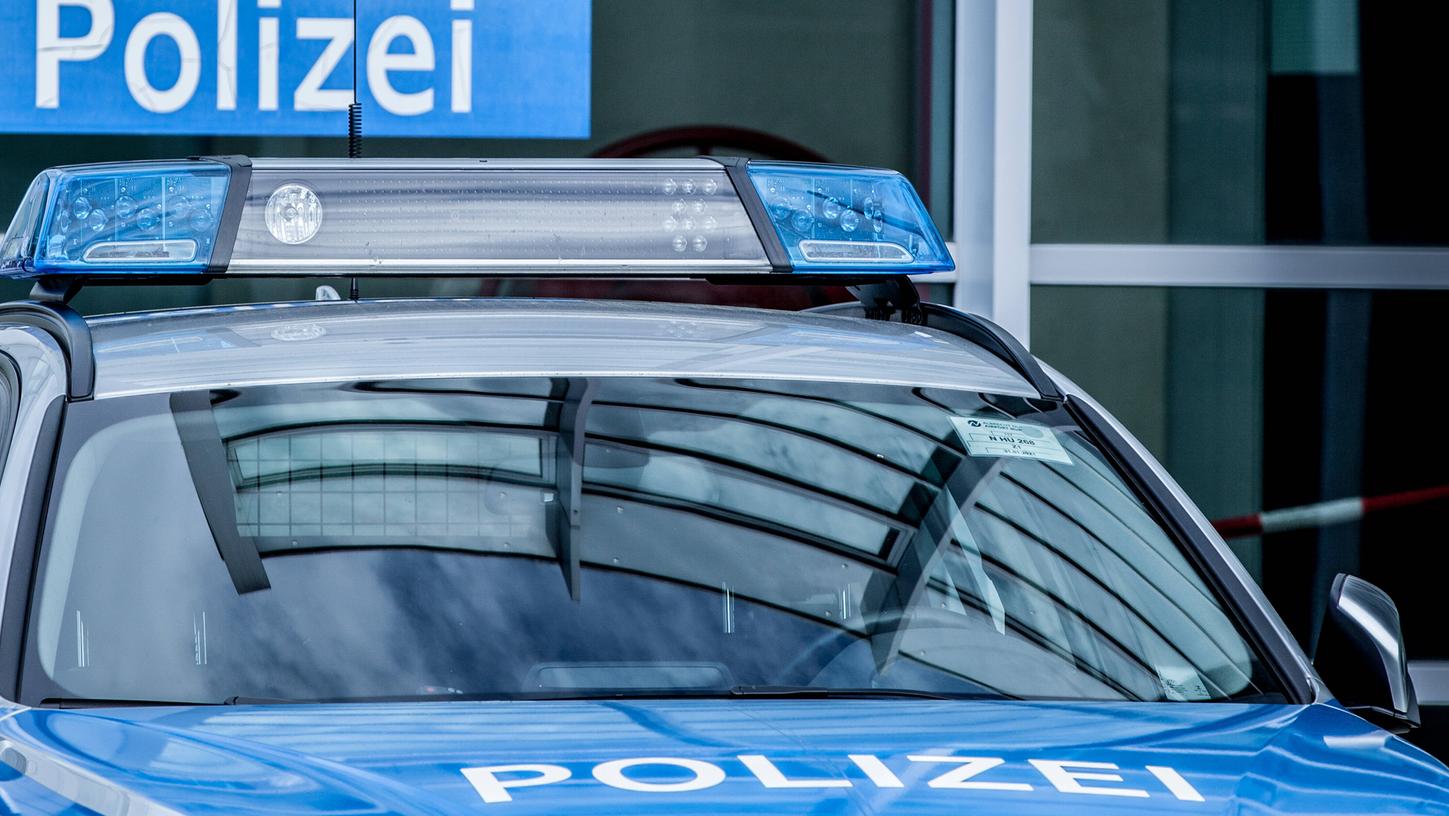 Die Polizei sucht einen Dieb, der es auf Rum abgesehen hat.