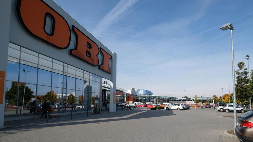 Der Neumarkter OBI möchte eine Halle für Gartenbaustoffe ans bestehende Gebäude an der Langen Gasse anbauen.
Der Neumarkter OBI möchte eine Halle für Gartenbaustoffe ans bestehende Gebäude an der Langen Gasse anbauen.