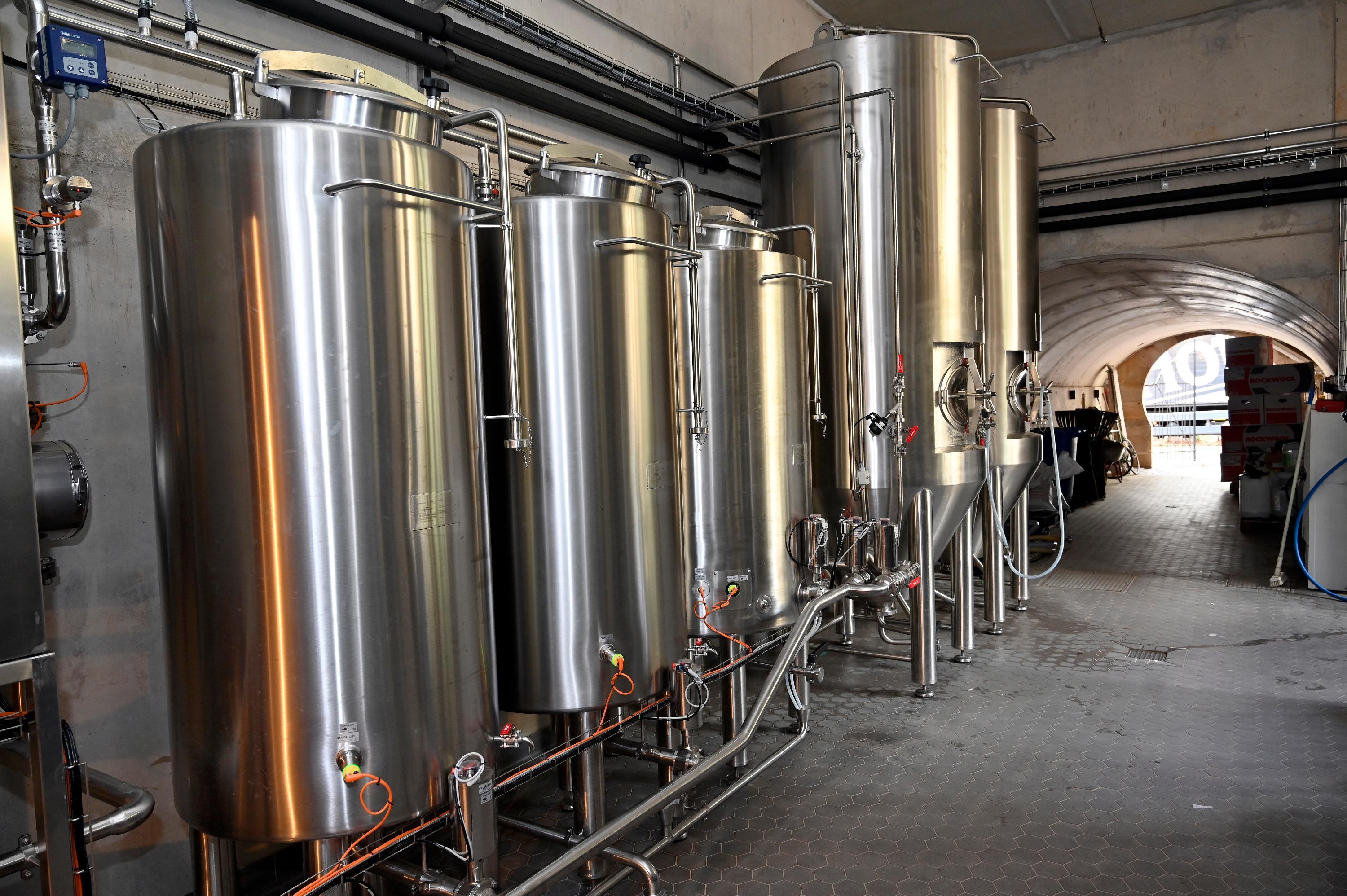 Doch bis es soweit war, musste hart gearbeitet werden im Gängelabyrinth des Erlanger Bergs. Besondere Attraktion: Der Gär- und Lagerkeller ist für die Besucher des Biergartens von außen einsehbar.