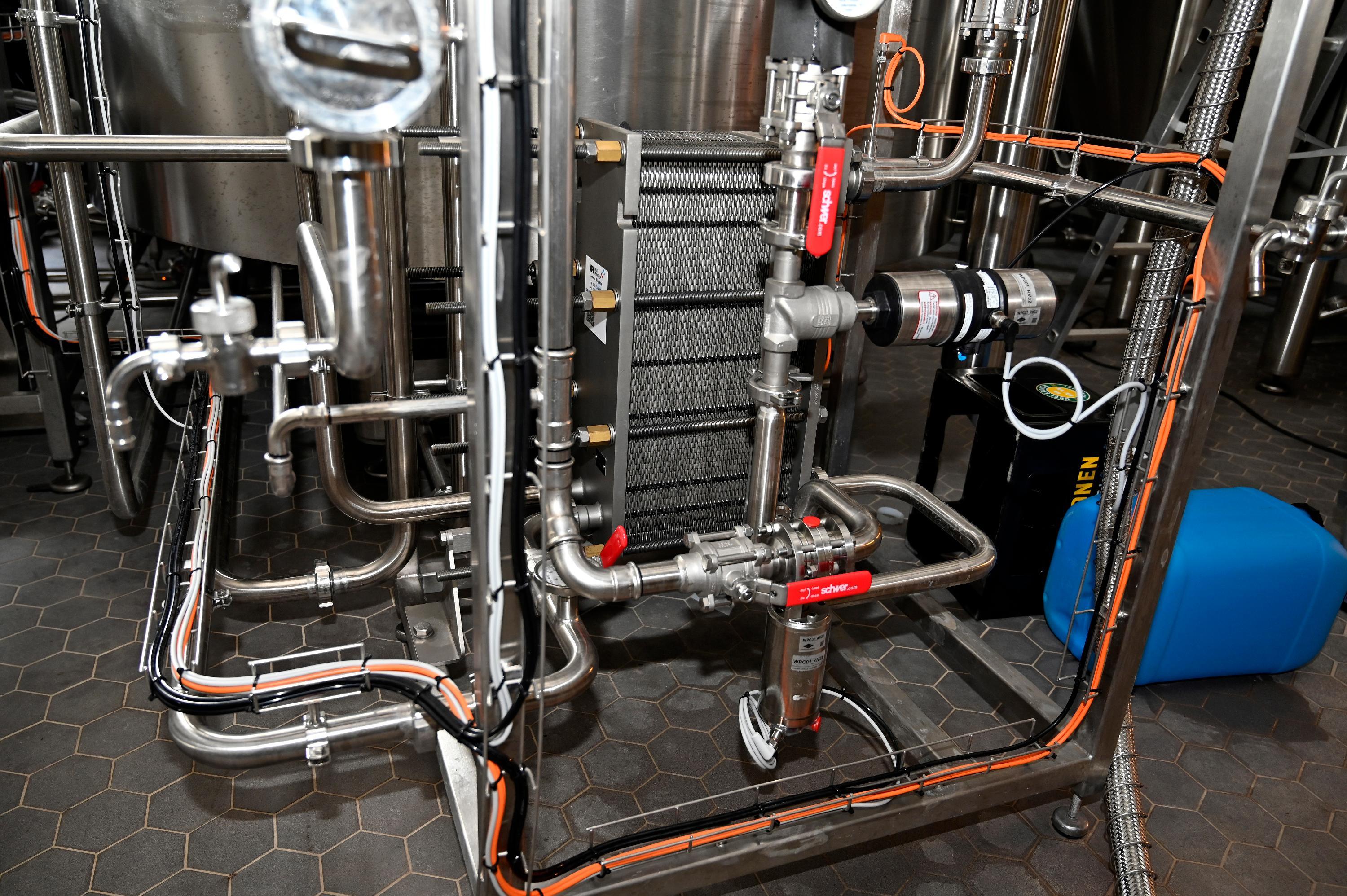 Hier zum Beispiel ist der Plattenkühler zu sehen.