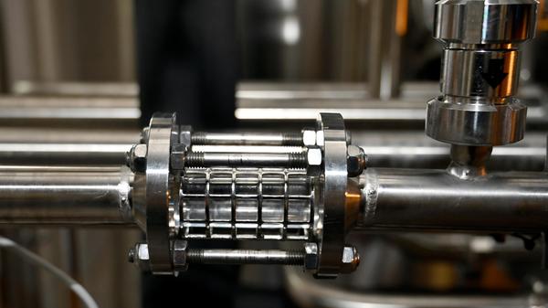 Auch in den glänzenden Details kann man sich hier beim Betrachten verlieren.