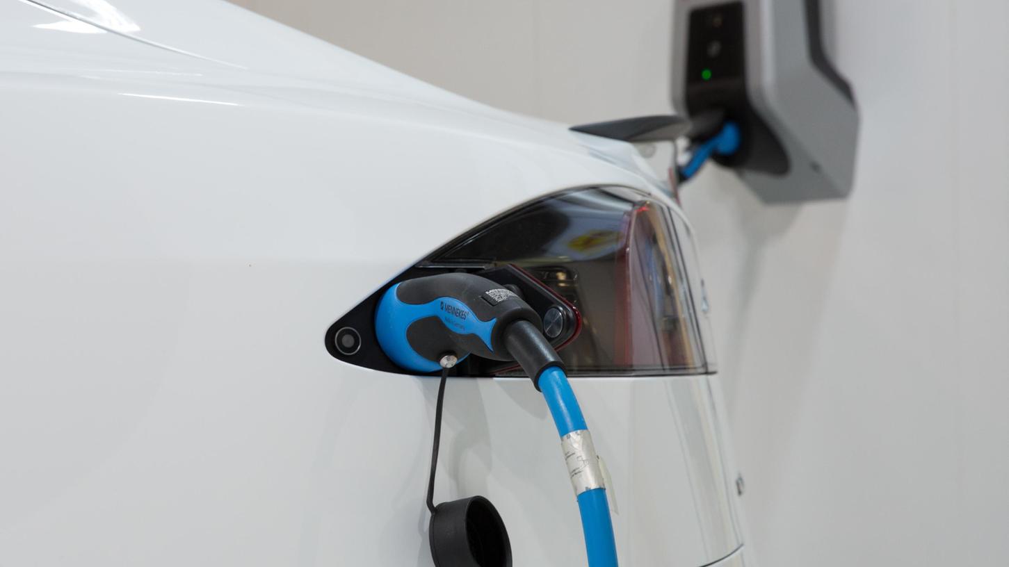 Die Laufer Firma ABL braucht zusätzlichen Platz in Altdorf, weil ihre Ladesäulen und Wallboxen für Elektroautos boomen.
Die Laufer Firma ABL braucht zusätzlichen Platz in Altdorf, weil ihre Ladesäulen und Wallboxen für Elektroautos boomen.