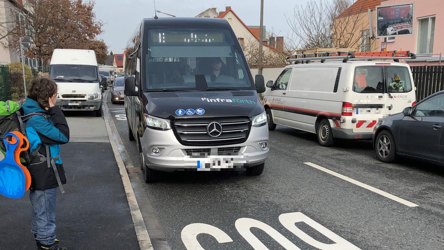 Ein Mini-E-Bus in Fürth: So ähnlich könnte auch der neue Kersbach Express aussehen, der in wenigen Wochen starten soll.
Ein Mini-E-Bus in Fürth: So ähnlich könnte auch der neue Kersbach Express aussehen, der in wenigen Wochen starten soll.