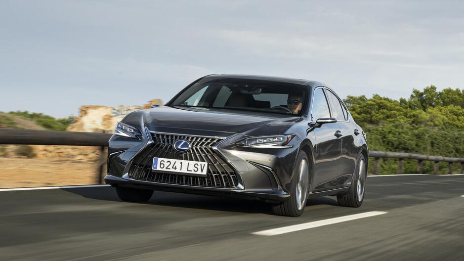 Lexus ES 300h: Sparen in der Business-Class
 