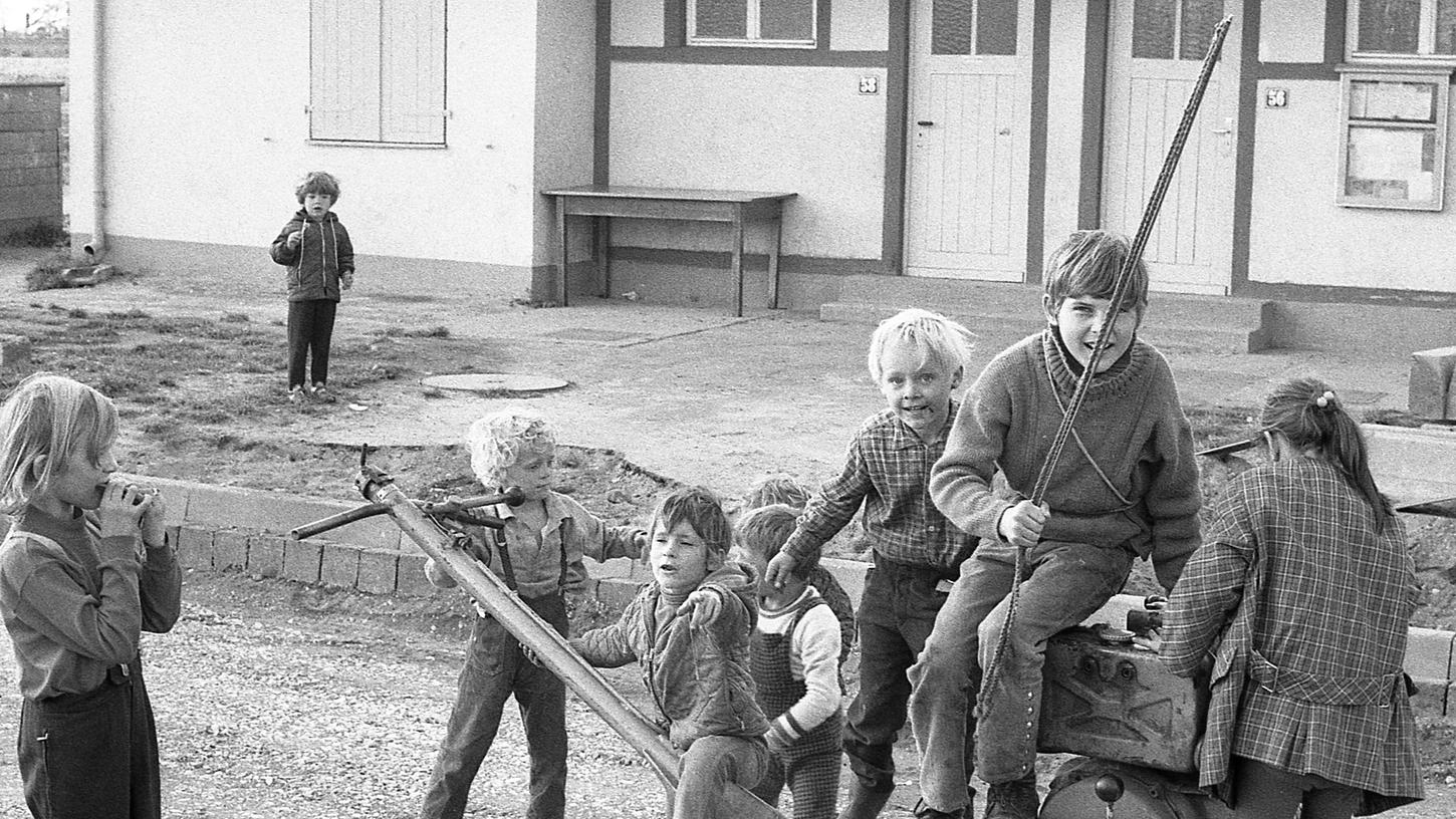 19. Oktober 1971: Kinder tummeln sich auf gefährlichen Spielplätzen