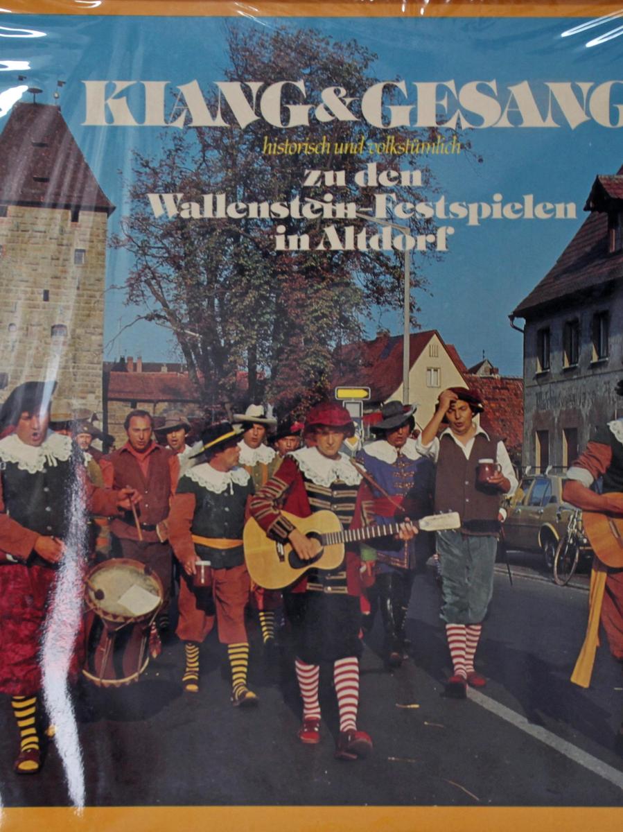 Die Scheibe der Wallenstein-Festspiele ist noch verschweißt.  