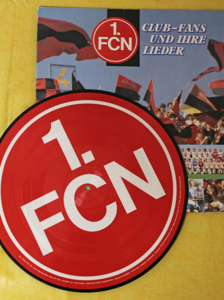 Club-Fans und ihre Lieder: Da wird’s warm ums Herz. Club-Fans und ihre Lieder: Da wird’s warm ums Herz.