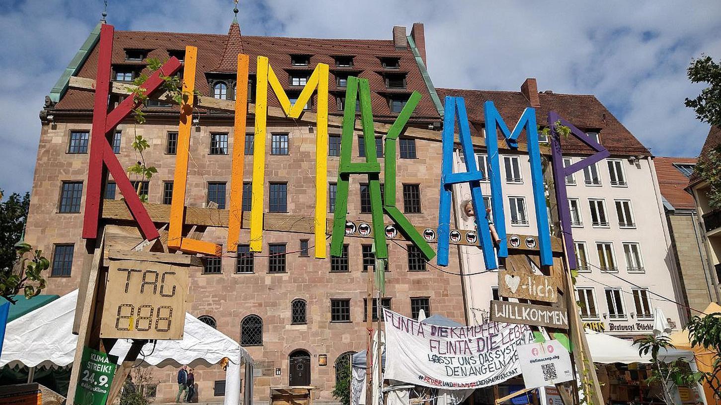 Das Nürnberger Klimacamp, aktuell am Sebalder Platz.