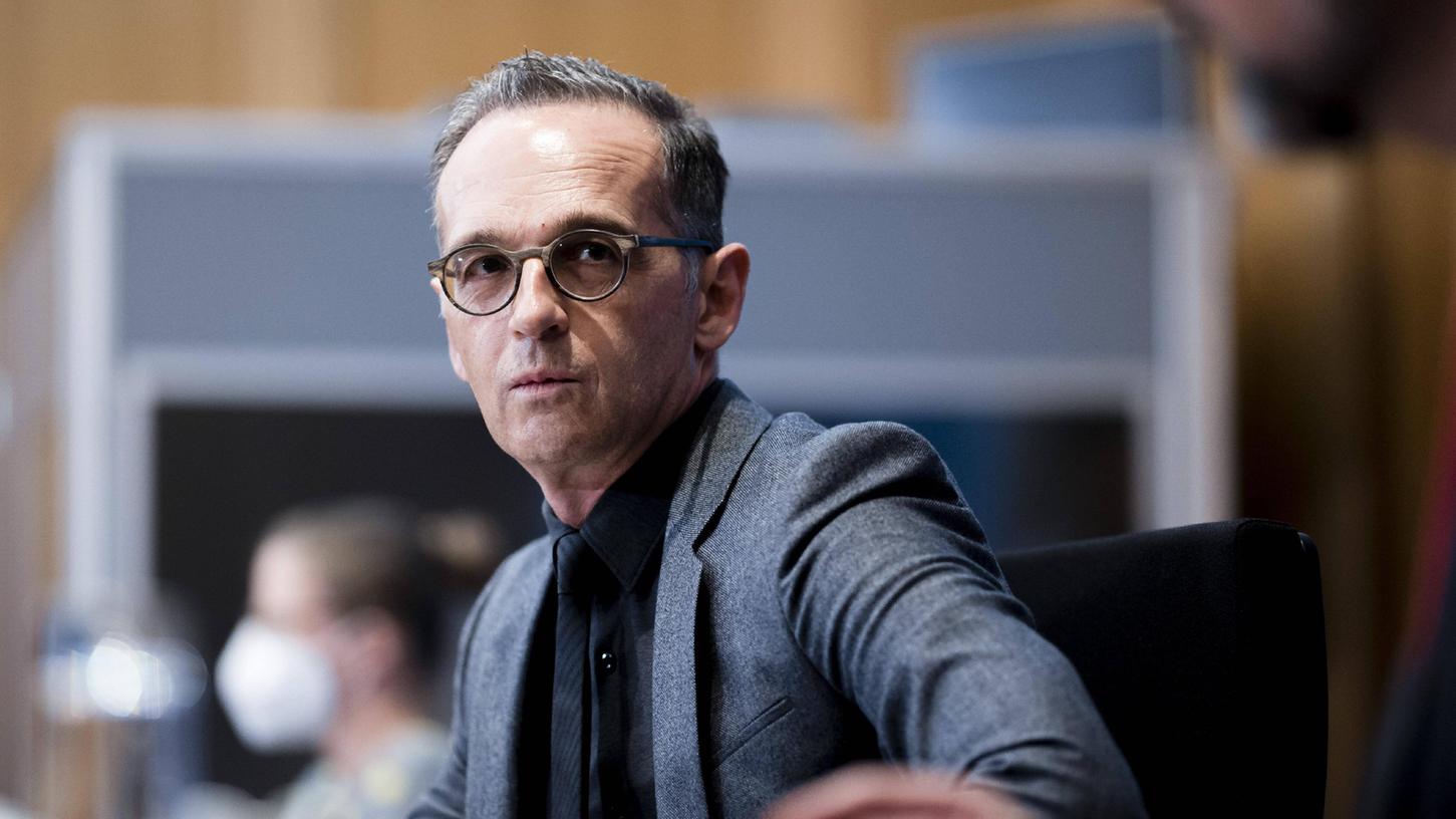 Außenminister Heiko Maas (SPD) wirft Fluggesellschaften vor, illegale Flüchtlinge bei der Einreise in die EU über Belarus zu transportieren.
Außenminister Heiko Maas (SPD) wirft Fluggesellschaften vor, illegale Flüchtlinge bei der Einreise in die EU über Belarus zu transportieren.