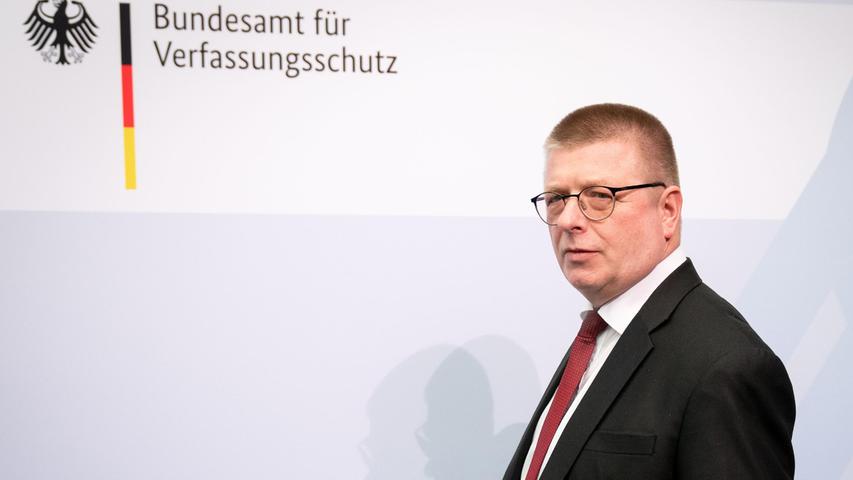 Thomas Haldenwang ist Präsident des Bundesamtes für Verfassungsschutz. Der Rechtsextremismus sei die größte Bedrohung in Deutschland, sagt er.