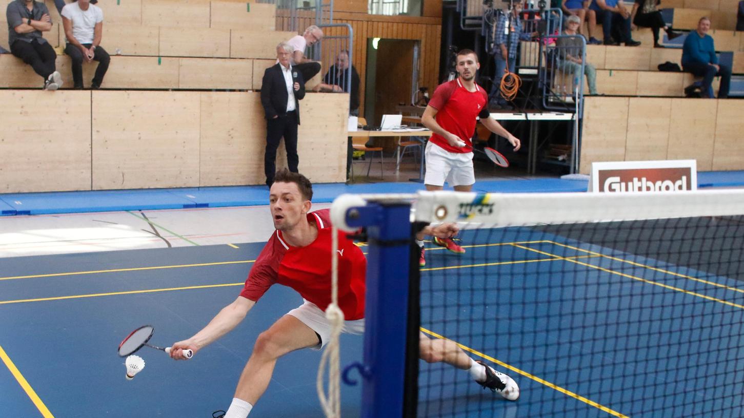 „Seit ich laufen kann, bin ich beim Badminton“: Andreas Pistorius (vorne/mit Filip Spoljarec) möchte mit dem TSV Freystadt den Aufstieg in die 2. Bundesliga schaffen.  