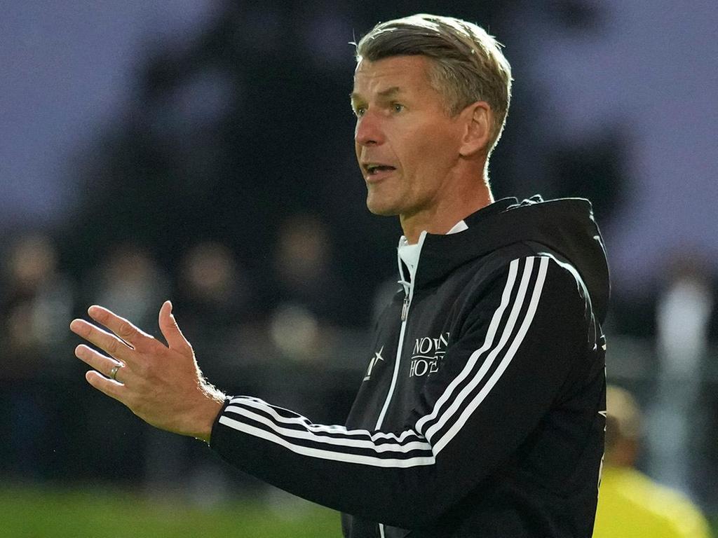 . . . und Hendrik Baumgart vom TSV Kornburg kennen sich schon etliche Jahre und waren 2004 sogar zusammen Studenten-Weltmeister mit der Uni Erlangen.
. . . und Hendrik Baumgart vom TSV Kornburg kennen sich schon etliche Jahre und waren 2004 sogar zusammen Studenten-Weltmeister mit der Uni Erlangen.
