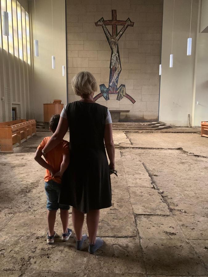 Die Martin-Luther-Kirche in Bad Neuenahr, in der das Wasser gut einen Meter hoch stand, ist mittlerweile ausgeräumt und wartet nun auf ihre Sanierung.