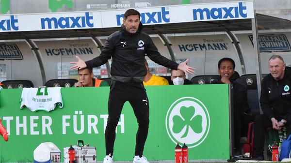 Schrecksekunde fürs Kleeblatt in der 68. Minute. Der eingewechselte Bochumer Takuma Asano bringt fast die Gäste in Führung, trifft aber doch nur das Außennetz. Somit bleibt es weiter beim 0:0-Remis.
