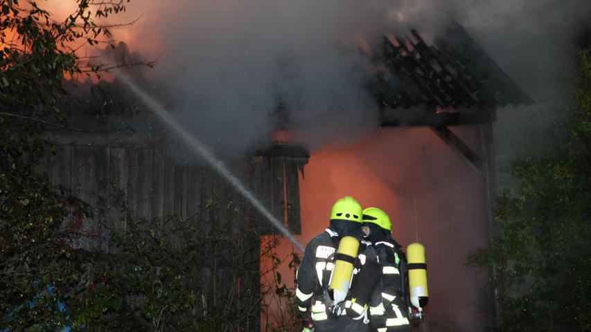 Brandstiftung? Scheune in Mittelfranken in der Nacht auf Sonntag vollständig ausgebrannt