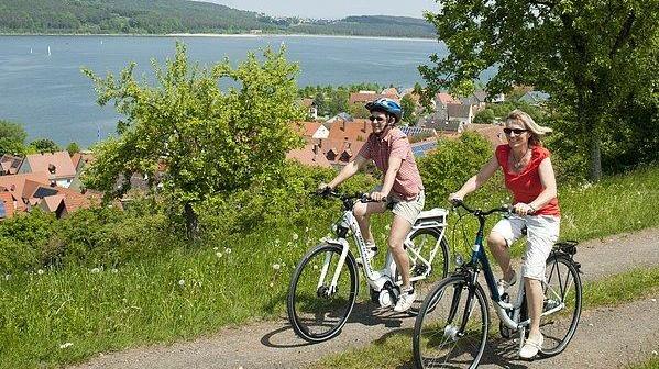 Rund um Pleinfeld und den See gibt es etliche Radwege. Jetzt will die Marktgemeinde Pleinfeld das Radwegenetz weiter ausbauen und hat deshalb auch eie Arbeitsgemeinschaft ins Leben gerufen. Vor allem die Ortsteile sollen besser an den Kernort angebunden werden. Rund um Pleinfeld und den See gibt es etliche Radwege. Jetzt will die Marktgemeinde Pleinfeld das Radwegenetz weiter ausbauen und hat deshalb auch eie Arbeitsgemeinschaft ins Leben gerufen. Vor allem die Ortsteile sollen besser an den Kernort angebunden werden.