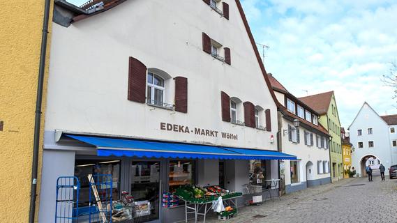 Der Edeka-Markt der Familie Wölfel ist mehr als nur ein Einkaufsmarkt.
Der Edeka-Markt der Familie Wölfel ist mehr als nur ein Einkaufsmarkt.