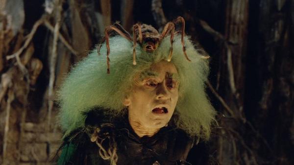 Das Filmhaus zeigt Freitag bis Sonntag jeweils um 15 Uhr das deutsche Fantasy-Märchen "Olle Hexe". In der Produktion aus dem Jahr 1991, die für Kinder ab 6 Jahren geeignet ist, müssen Paul und Anna eine böse Hexe besiegen, die es auf ihre Jugend abgesehen hat.