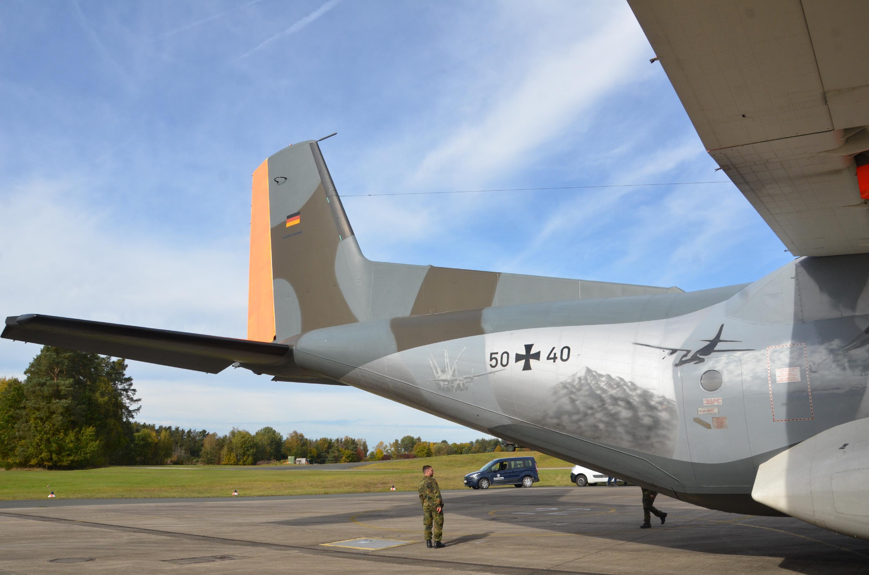 32 Meter lang, 40 Meter Spannweite, 29 Tonnen schwer: Das sind die beachtlichen Eckdaten der Transall.