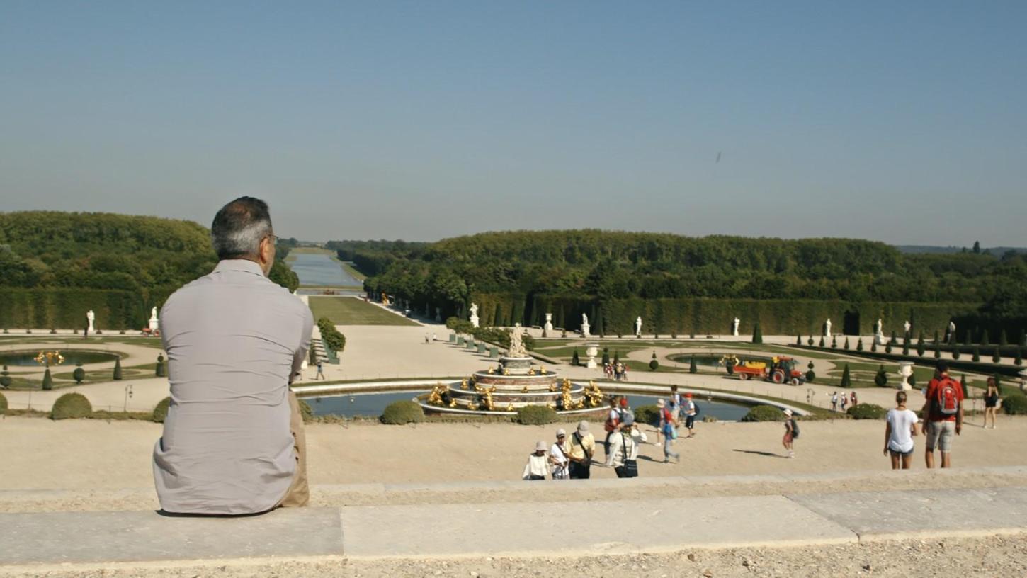Die prächtige Anlage von Schloss Versailles als Inspirationsgeber für den Meisterkoch: Eine Szene aus dem Film "Ottolenghi und die Versuchungen von Versailles".
