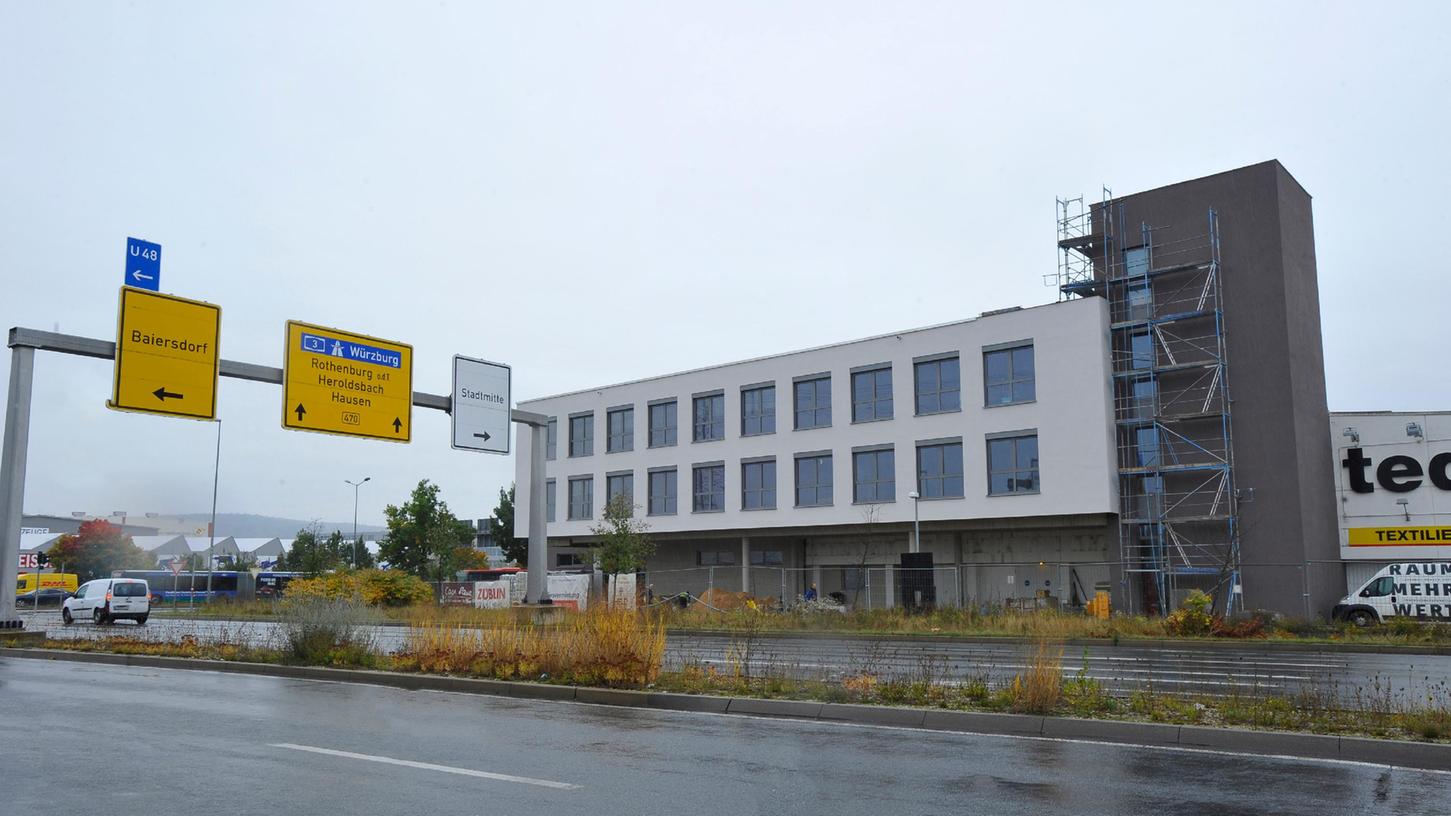 An der "Obi-Kreuzung" gibt es zusätzlichen Platz für Gastro- und Büroflächen. 