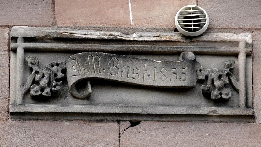 Die Fabrik ist vor 166 Jahren von Johann Michael Bast gegründet worden. Die Fabrik ist vor 166 Jahren von Johann Michael Bast gegründet worden.
