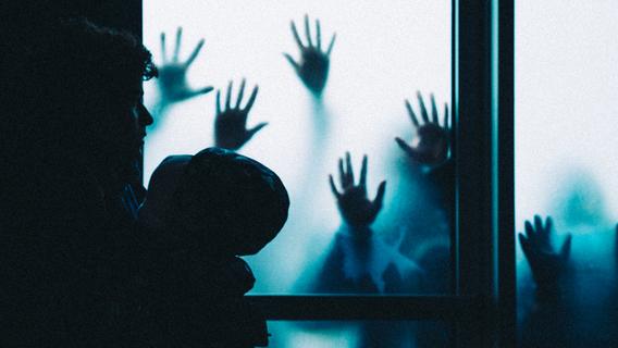 Darf bei keinem FantasyFilmFest fehlen: Eine zünftige Zombie-Apokalypse. Diesmal präsentiert sie der kanadische Beitrag Darf bei keinem FantasyFilmFest fehlen: Eine zünftige Zombie-Apokalypse. Diesmal präsentiert sie der kanadische Beitrag