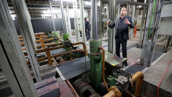Presserundgang im Sanierungsbedürftigen Opernhaus