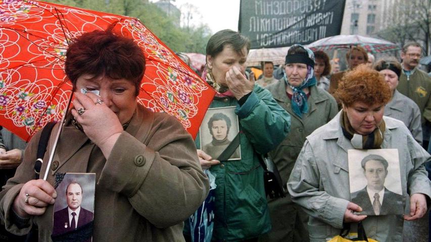 ...gedenken der Helden der Ukraine, von denen viele an den Folgen der extremen Bestrahlung gestorben sind, bis heute jährlich in der nur 100 Kilometer von Tschernobyl entfernten Hauptstadt Kiew. Nach dem GAU...
