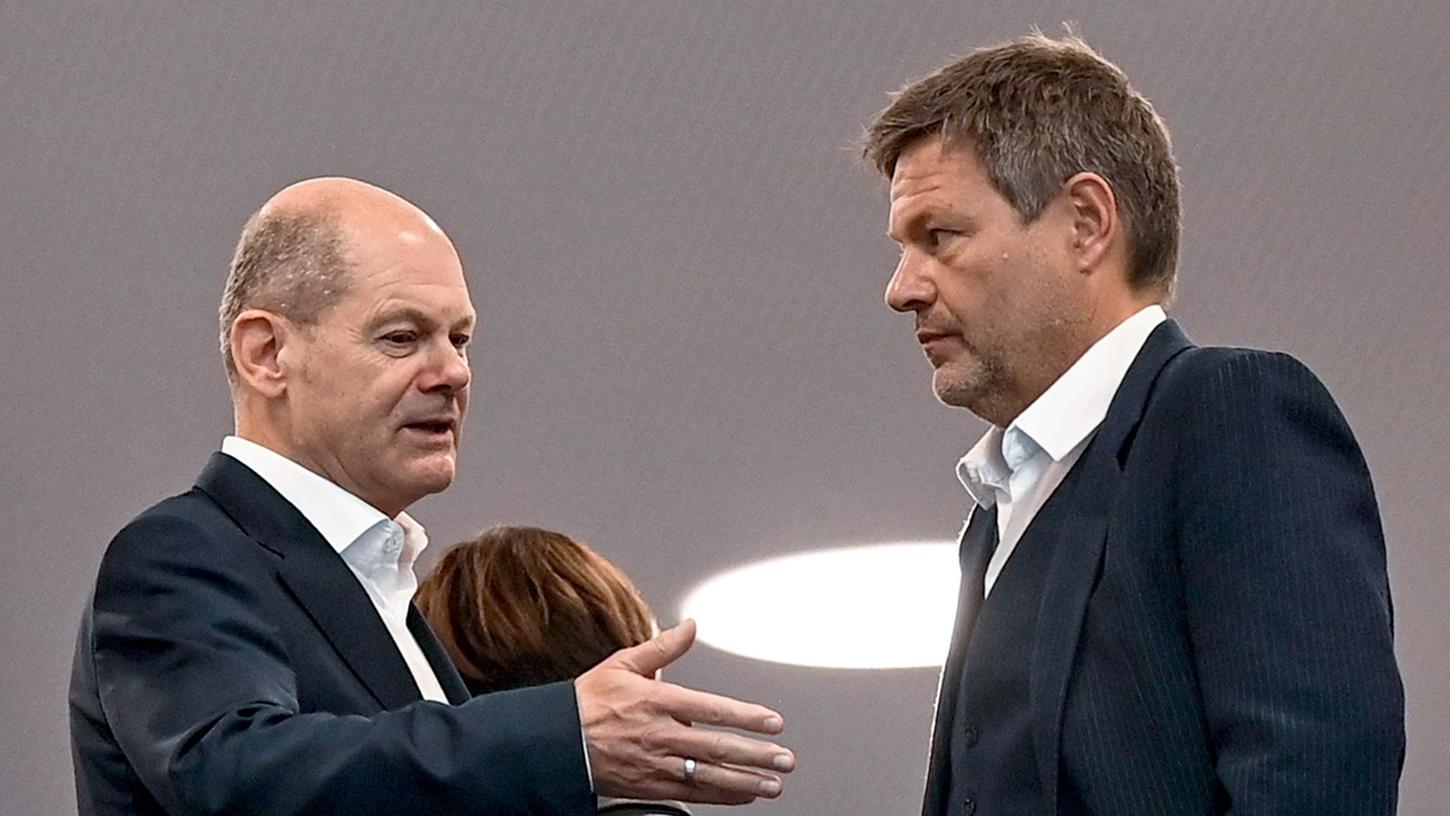 Drücken beim Sondieren aufs Tempo: SPD-Kanzlerkandidat Olaf Scholz und Grünen-Chef Robert Habeck.
Drücken beim Sondieren aufs Tempo: SPD-Kanzlerkandidat Olaf Scholz und Grünen-Chef Robert Habeck.