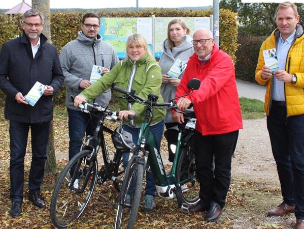 Der Zweckverband Altmühlsee stellt neue Radkarten vor