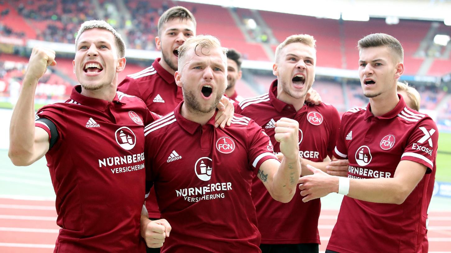 Wahnsinn im Max-Morlock-Stadion: Torschütze Johannes Geis (Dritter von rechts) und seine Kollegen feiern das 3:0.