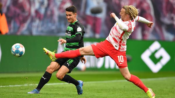 Sehr unglücklicher Auftritt. Fälschte den Ball erst unhaltbar zum 1:1 ab und leistete sich vor dem 1:2 ein leichtfertiges Foul gegen Poulsen, das zum Elfmeter führte.