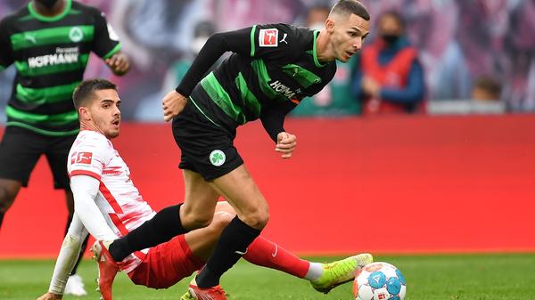 War im ersten Durchgang an allen gefährlichen Situationen beteiligt und erlöste sich und seine Mannschaft mit dem verwandelten Elfmeter zum 0:1. Deutliche Leistungssteigerung.