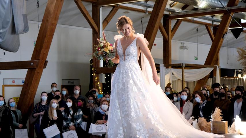 Ein Traum in weiß! Das waren die schönsten Kleider der Neumarkter Hochzeitsmesse