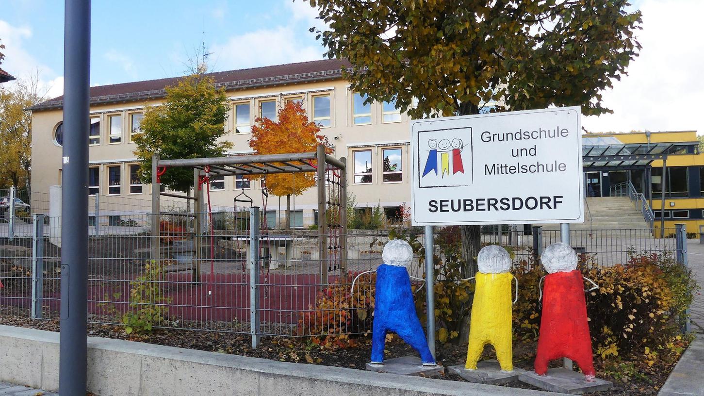Die Grundschule und die Mittelschule in Seubersdorf werden mit Luftreinigungsgeräten ausgestattet.