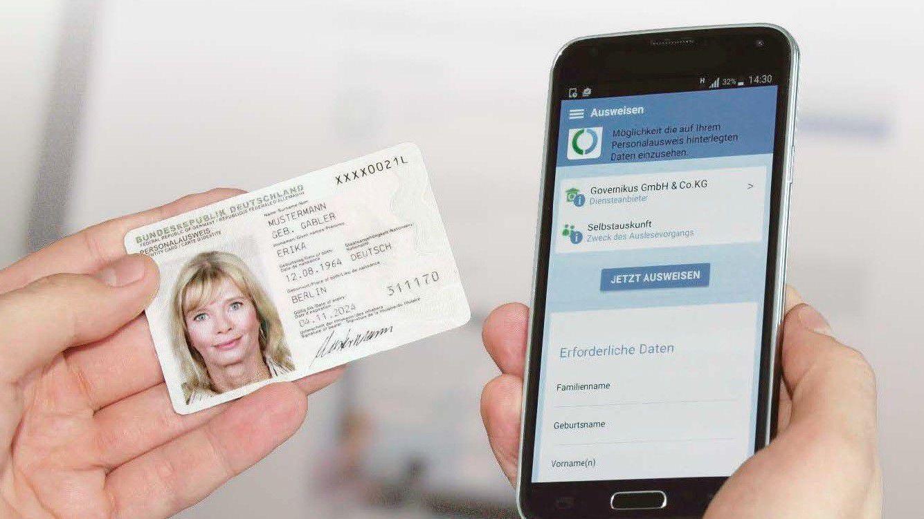 Ausweisen via Smartphone wird bald möglich sein. 