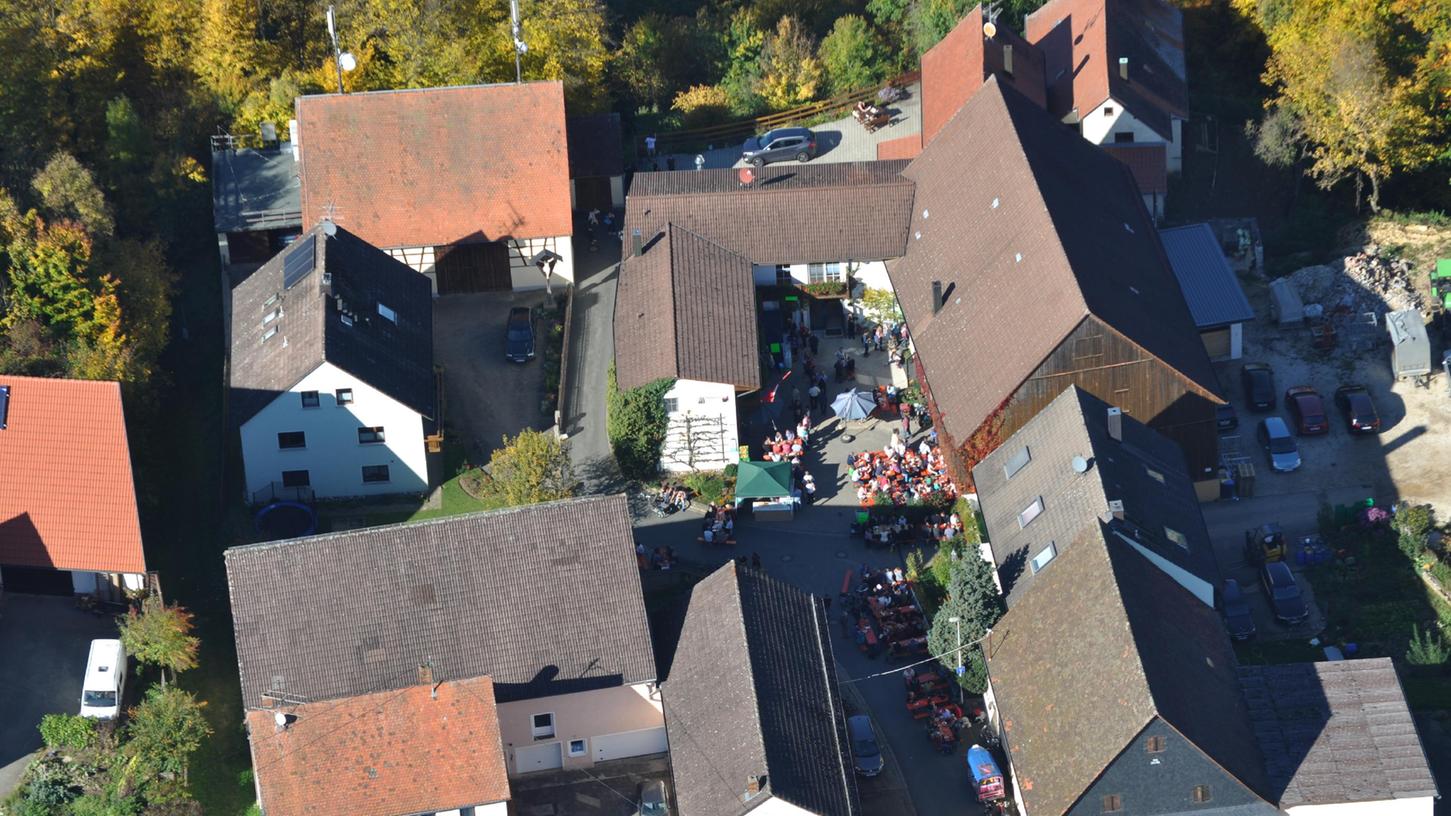 Motiv Fraenkische Schweiz ..Tag der Brennereien..Foto Luftbild..Peter Roettele Motiv Fraenkische Schweiz ..Tag der Brennereien..Foto Luftbild..Peter Roettele