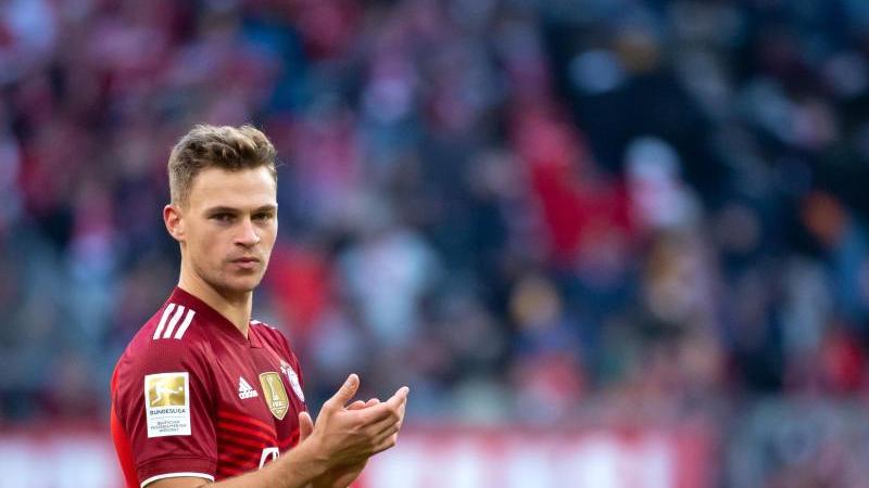 Fußball-Nationalspieler Joshua Kimmich hat kranke Kinder in einem Klinikum besucht.
Fußball-Nationalspieler Joshua Kimmich hat kranke Kinder in einem Klinikum besucht.