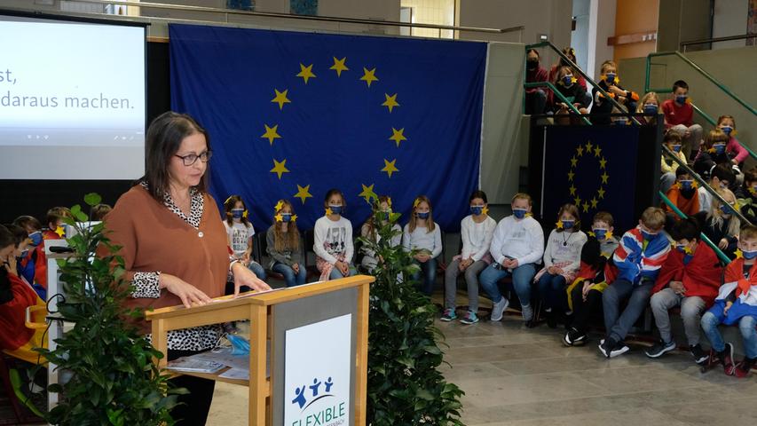 Gisela Winkler leitet die besonders weltoffene Schule.  