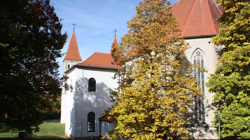Auch rund um das Heidenheimer Münster ist der Herbst eingezogen.