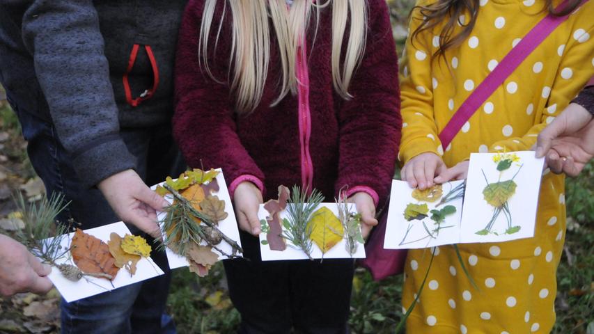 Der Wald im Postkartenformat: Großmutter, Mutter und Kinder zeigen ihre kreative Entspannungsarbeit.