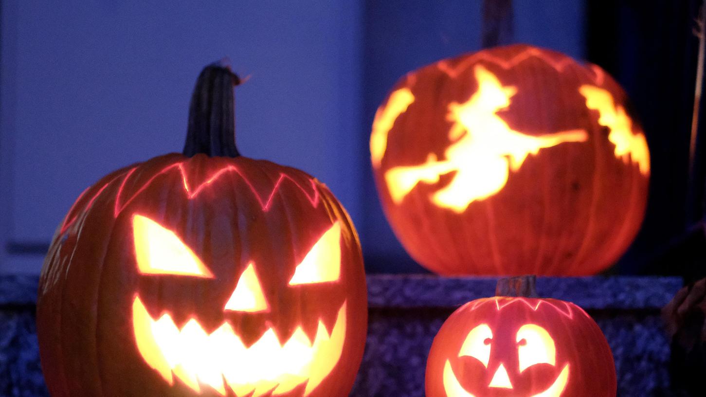 Halloween kann ganz schön gruselig sein. Jedes Jahr schlagen Menschen dabei auch auf oftmals nicht sehr lustige Weise über die Stränge.

 
