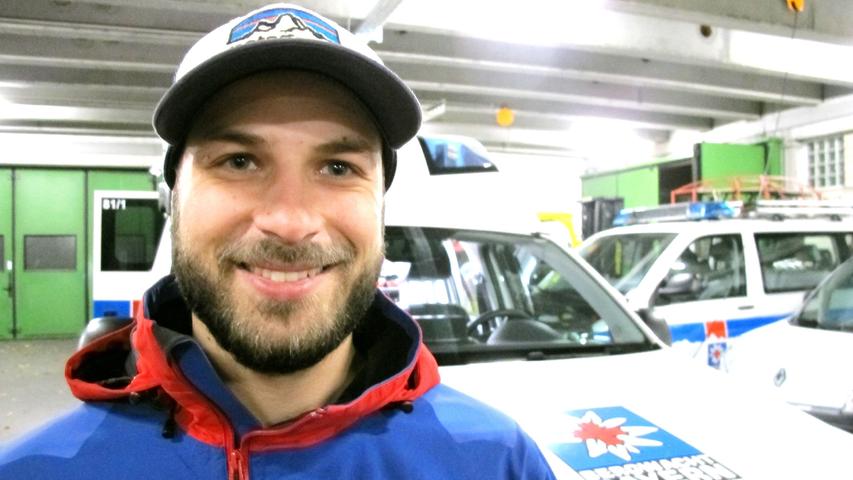 Lukas Heidner findet die Ausbildungsabende in der Fränkischen Schweiz am schönsten und die Rückmeldungen von Geretteten, dass sie gut versorgt wurden.
Lukas Heidner findet die Ausbildungsabende in der Fränkischen Schweiz am schönsten und die Rückmeldungen von Geretteten, dass sie gut versorgt wurden.